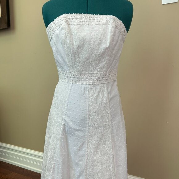 White House Black Market - White Cotton embroidered Strapless Dress Size US0 - Picture 1 of 9